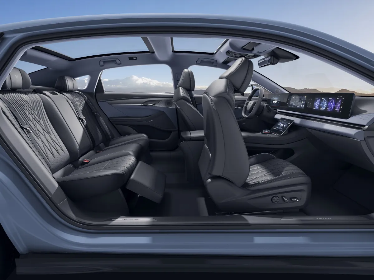 Voyah ZhuiGuang,autocango,china used car exporter,china ev exporter,chinese used car exporter,chinese used ev exporter