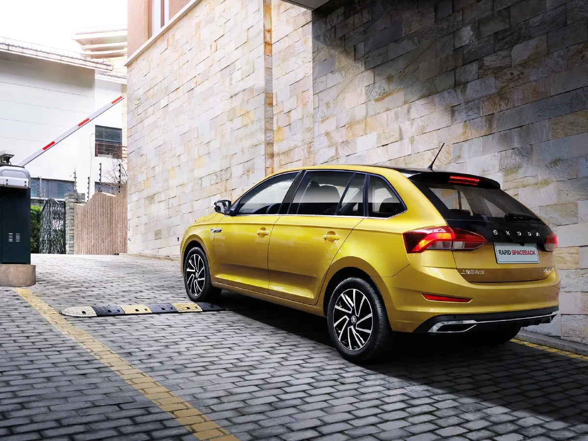 Skoda Rapid Spaceback,autocango,china used car exporter,china ev exporter,chinese used car exporter,chinese used ev exporter
