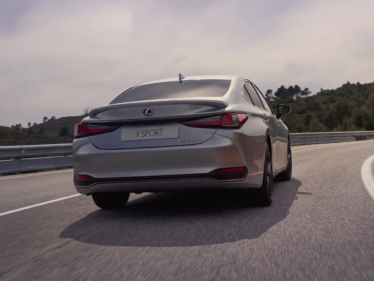 Lexus ES,autocango,china used car exporter,china ev exporter,chinese used car exporter,chinese used ev exporter