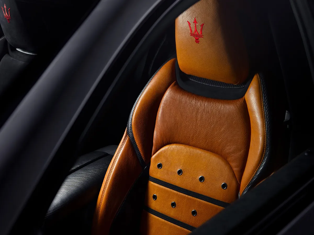 Maserati Ghibli,autocango,china used car exporter,china ev exporter,chinese used car exporter,chinese used ev exporter