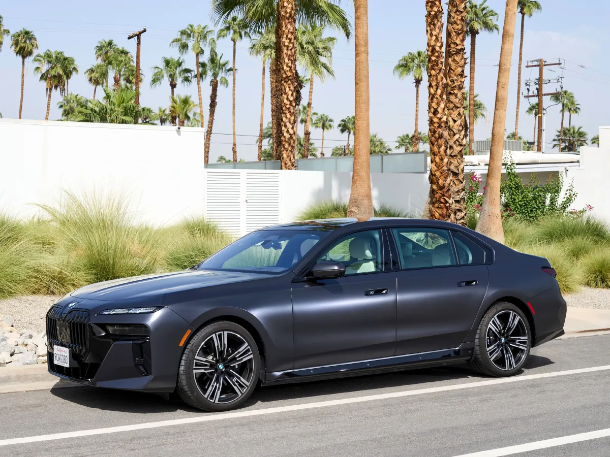 BMW i7,autocango,china used car exporter,china ev exporter,chinese used car exporter,chinese used ev exporter