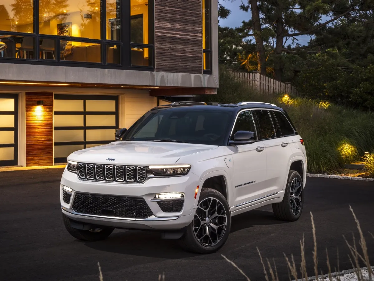Jeep Grand Cherokee 4XE,autocango,china used car exporter,china ev exporter,chinese used car exporter,chinese used ev exporter