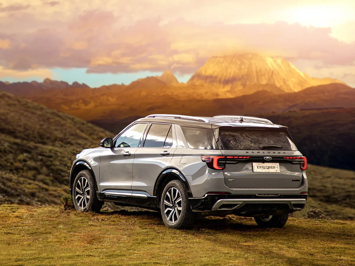 Ford Explorer,autocango,china used car exporter,china ev exporter,chinese used car exporter,chinese used ev exporter