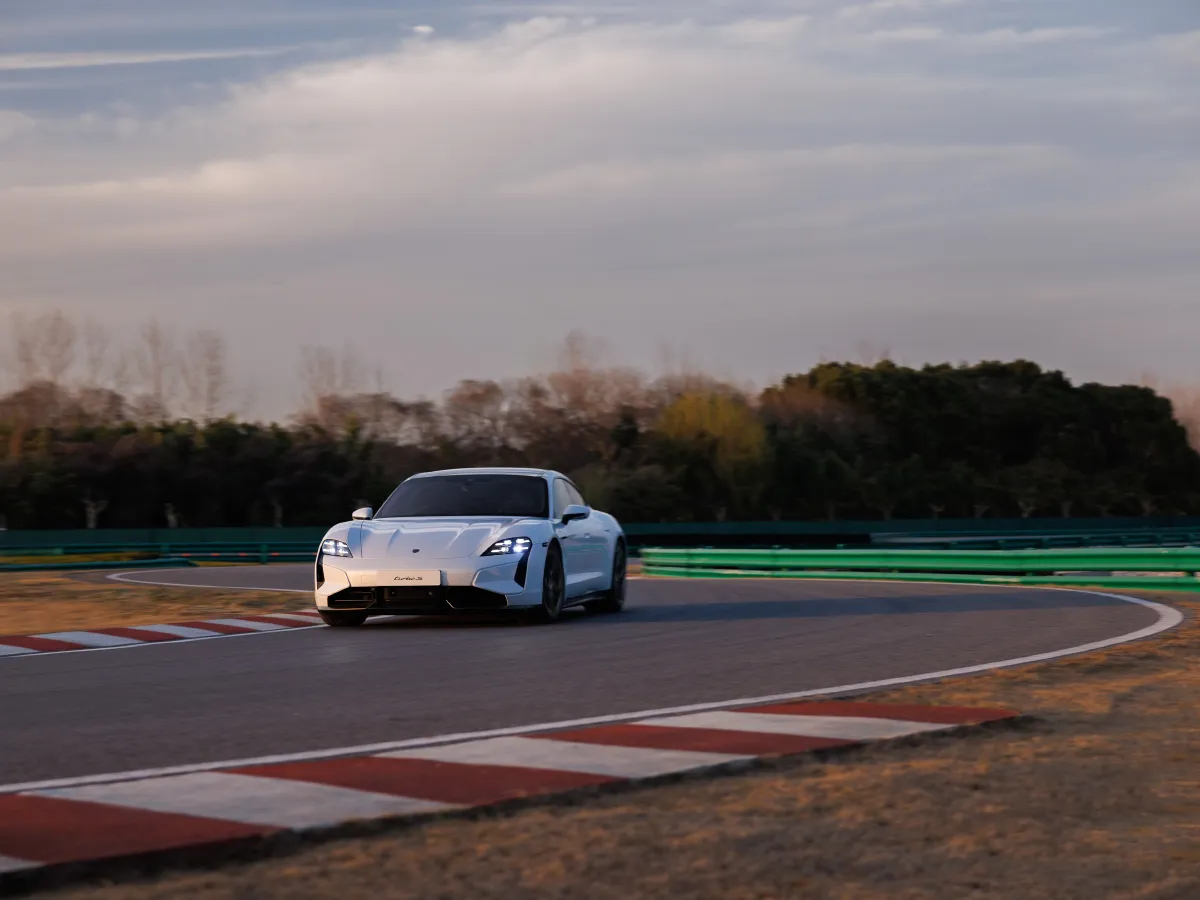 Porsche Taycan,autocango,china used car exporter,china ev exporter,chinese used car exporter,chinese used ev exporter Porsche Taycan,autocango,china used car exporter,china ev exporter,chinese used car exporter,chinese used ev exporter