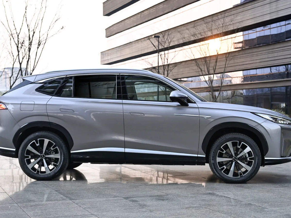 2024 Roewe D5X DMH 1.5T 150HP L4 2DHT PHEV 21.4KWH,autocango,china used car exporter,china ev exporter,chinese used car exporter,chinese used ev exporter