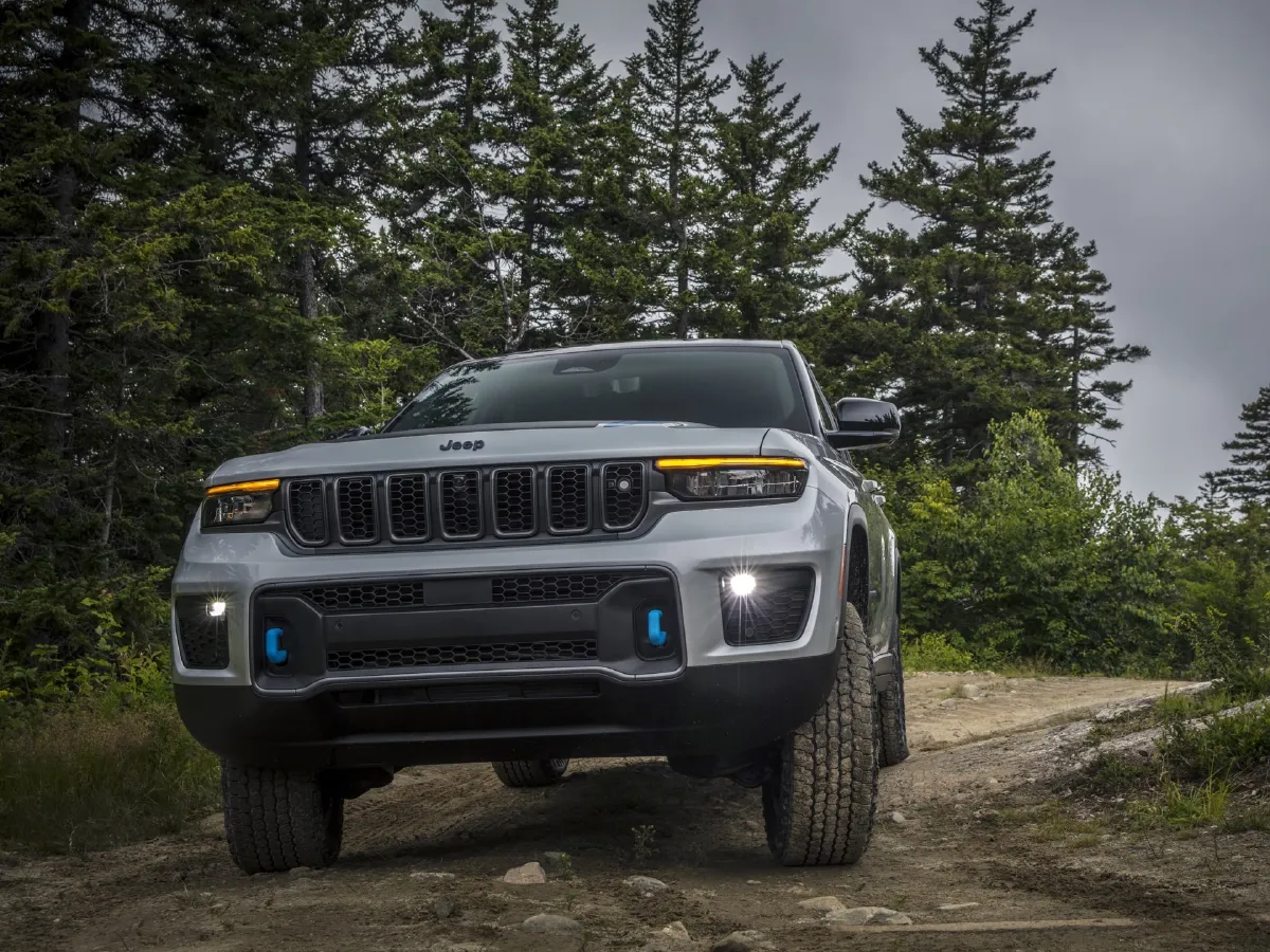 Jeep Grand Cherokee 4XE,autocango,china used car exporter,china ev exporter,chinese used car exporter,chinese used ev exporter