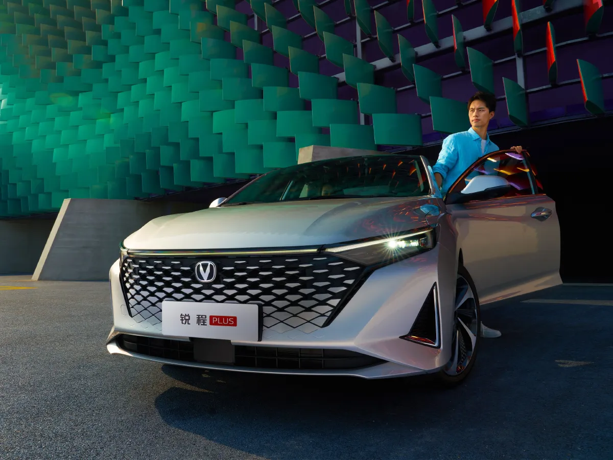 2023 ChangAn Raeton Plus 1.5T 188HP L4 7DCT,autocango,china used car exporter,china ev exporter,chinese used car exporter,chinese used ev exporter