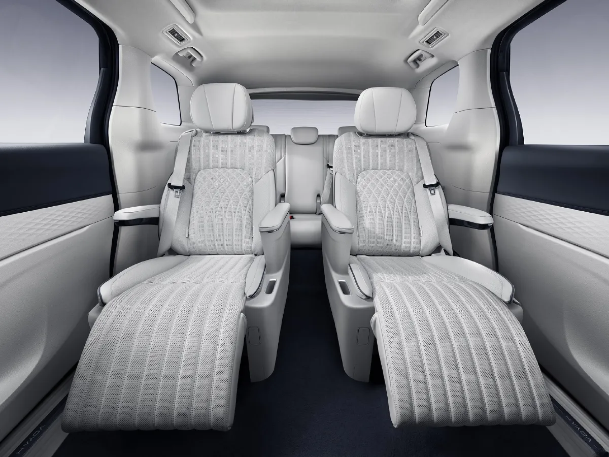 Voyah Dream,autocango,china used car exporter,china ev exporter,chinese used car exporter,chinese used ev exporter