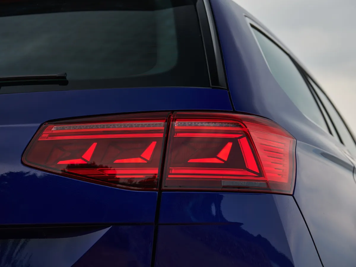 Volkswagen Alltrack,autocango,china used car exporter,china ev exporter,chinese used car exporter,chinese used ev exporter