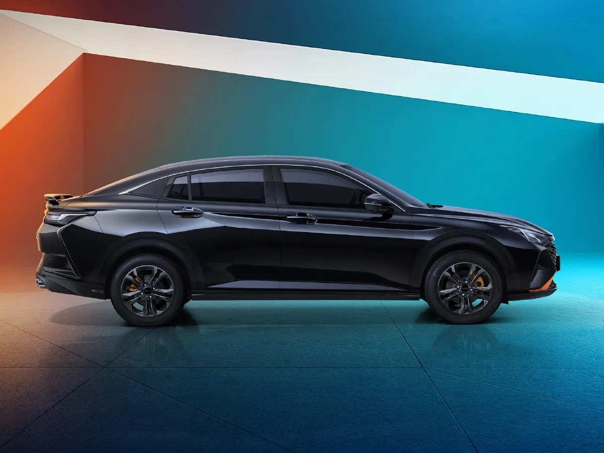 DongFeng Aeolus YiXuan,autocango,china used car exporter,china ev exporter,chinese used car exporter,chinese used ev exporter