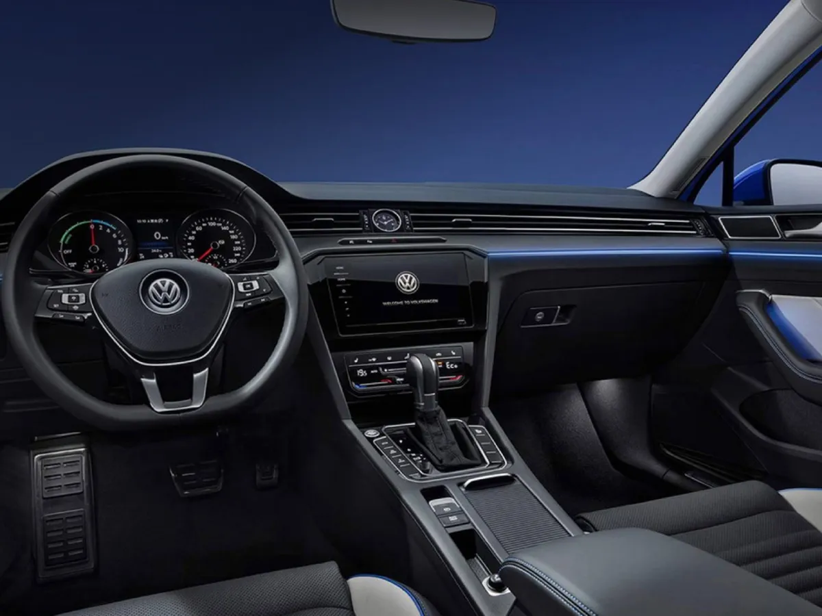 Volkswagen Magotan GTE,autocango,china used car exporter,china ev exporter,chinese used car exporter,chinese used ev exporter