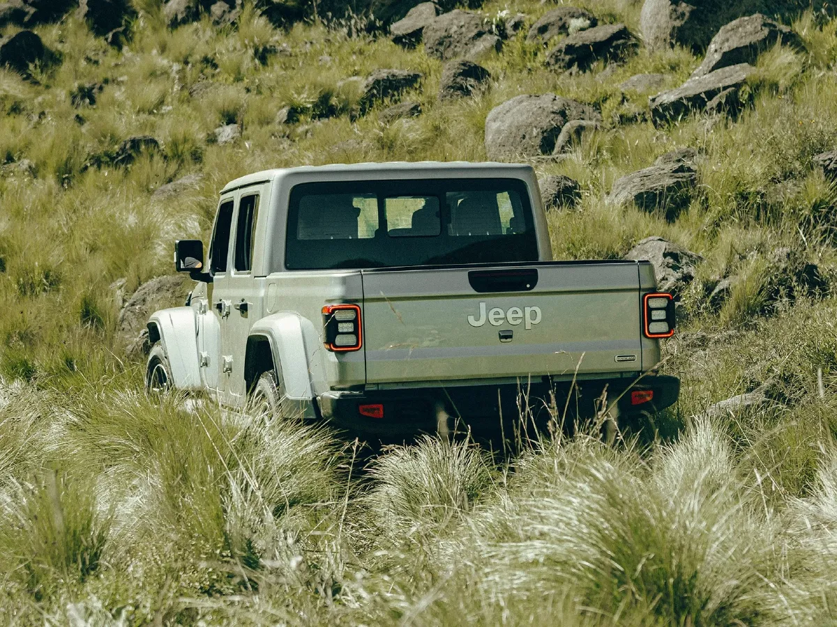 Jeep Gladiator,autocango,china used car exporter,china ev exporter,chinese used car exporter,chinese used ev exporter Jeep Gladiator,autocango,china used car exporter,china ev exporter,chinese used car exporter,chinese used ev exporter