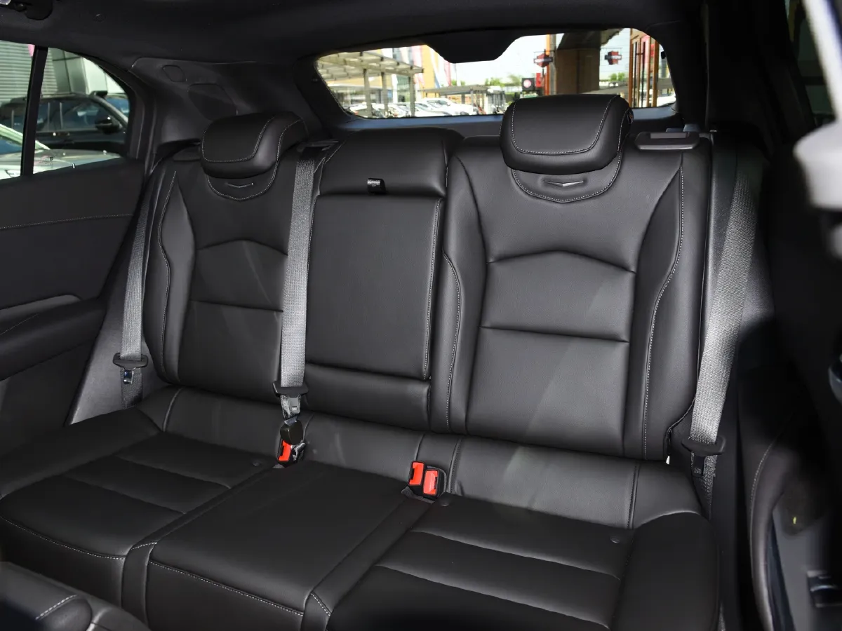 2024 Cadillac XT4 2.0T 237HP L4 9AT,autocango,china used car exporter,china ev exporter,chinese used car exporter,chinese used ev exporter