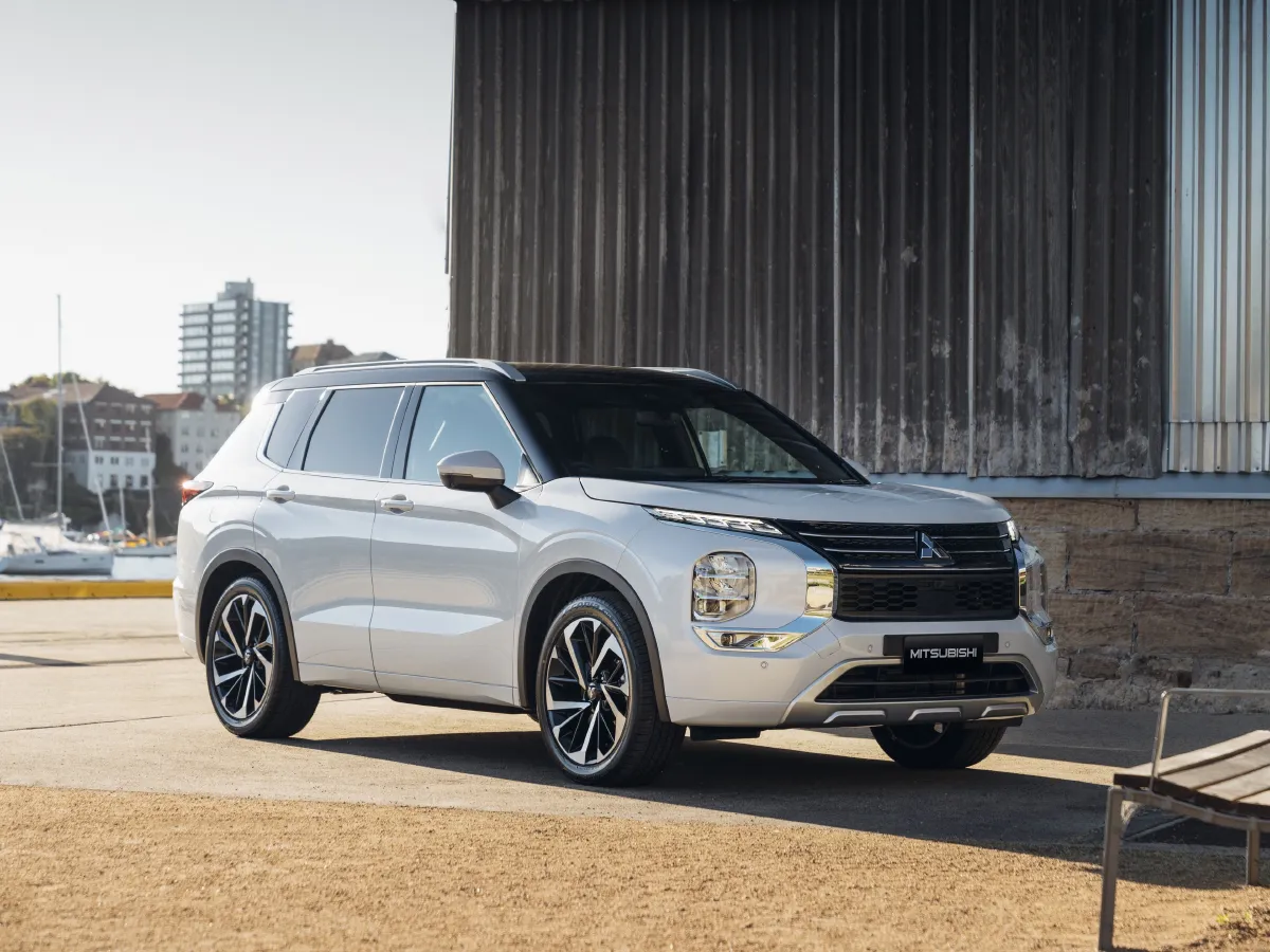 Mitsubishi Outlander,autocango,china used car exporter,china ev exporter,chinese used car exporter,chinese used ev exporter