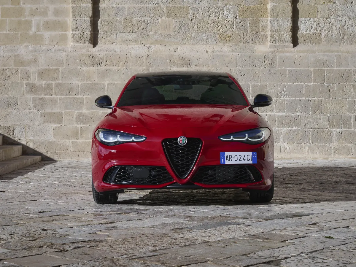 Alfa Romeo Giulia,autocango,china used car exporter,china ev exporter,chinese used car exporter,chinese used ev exporter