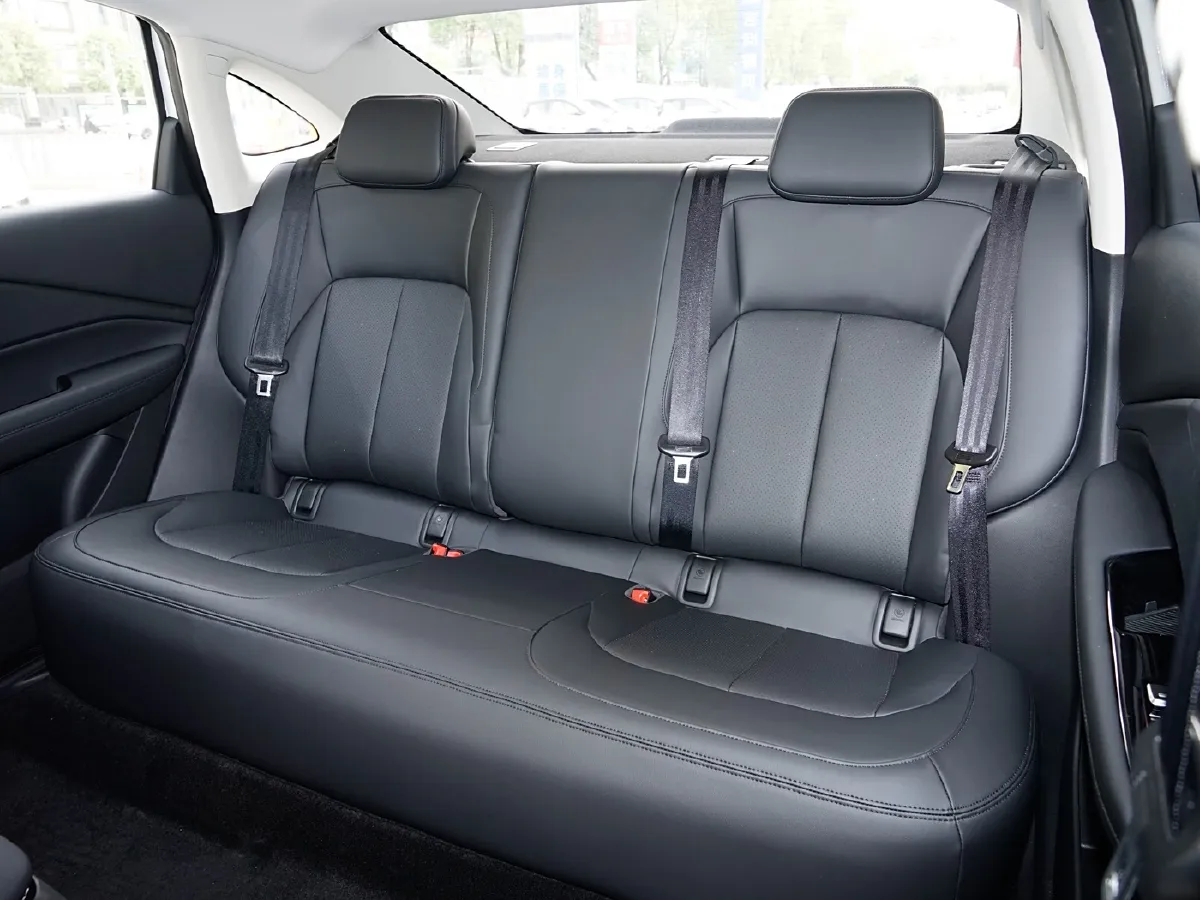 WuLing E5,autocango,china used car exporter,china ev exporter,chinese used car exporter,chinese used ev exporter