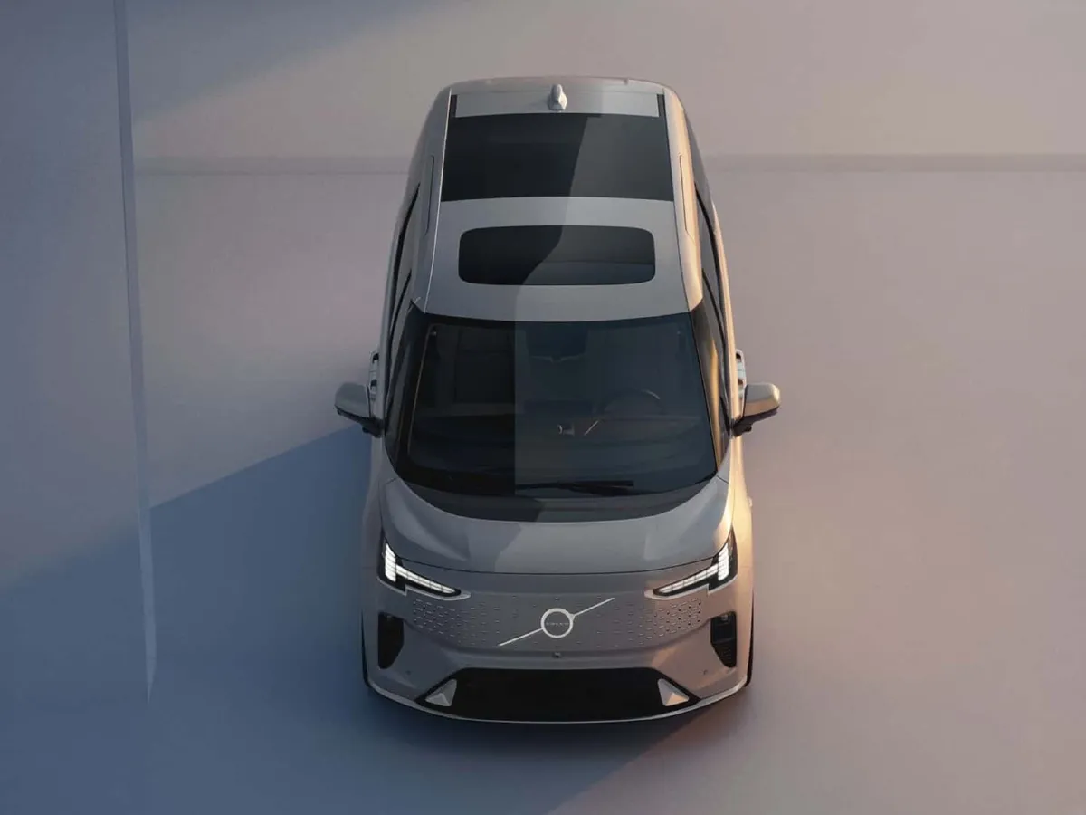 Volvo EM90,autocango,china used car exporter,china ev exporter,chinese used car exporter,chinese used ev exporter