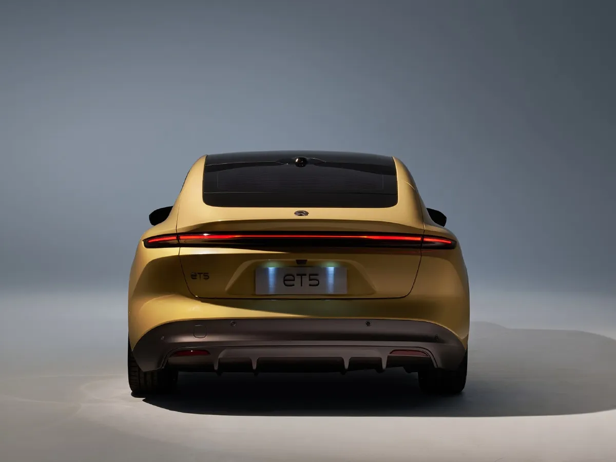 NIO ET5,autocango,china used car exporter,china ev exporter,chinese used car exporter,chinese used ev exporter