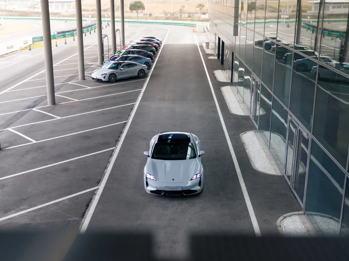 Porsche Taycan,autocango,china used car exporter,china ev exporter,chinese used car exporter,chinese used ev exporter Porsche Taycan,autocango,china used car exporter,china ev exporter,chinese used car exporter,chinese used ev exporter