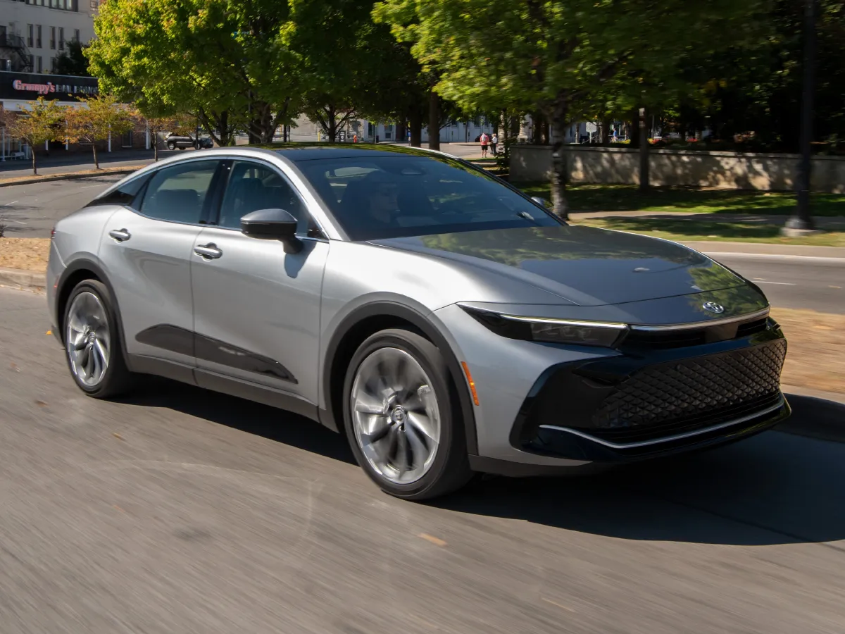 Toyota Crown,autocango,china used car exporter,china ev exporter,chinese used car exporter,chinese used ev exporter