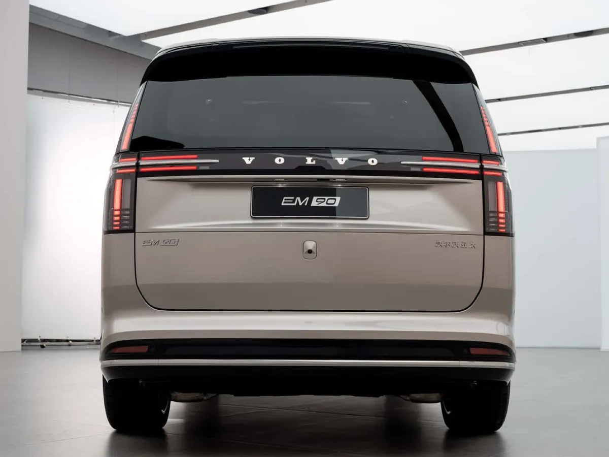 Volvo EM90,autocango,china used car exporter,china ev exporter,chinese used car exporter,chinese used ev exporter