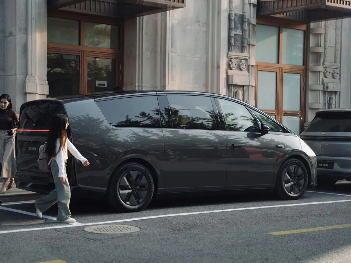 Li MEGA,autocango,china used car exporter,china ev exporter,chinese used car exporter,chinese used ev exporter