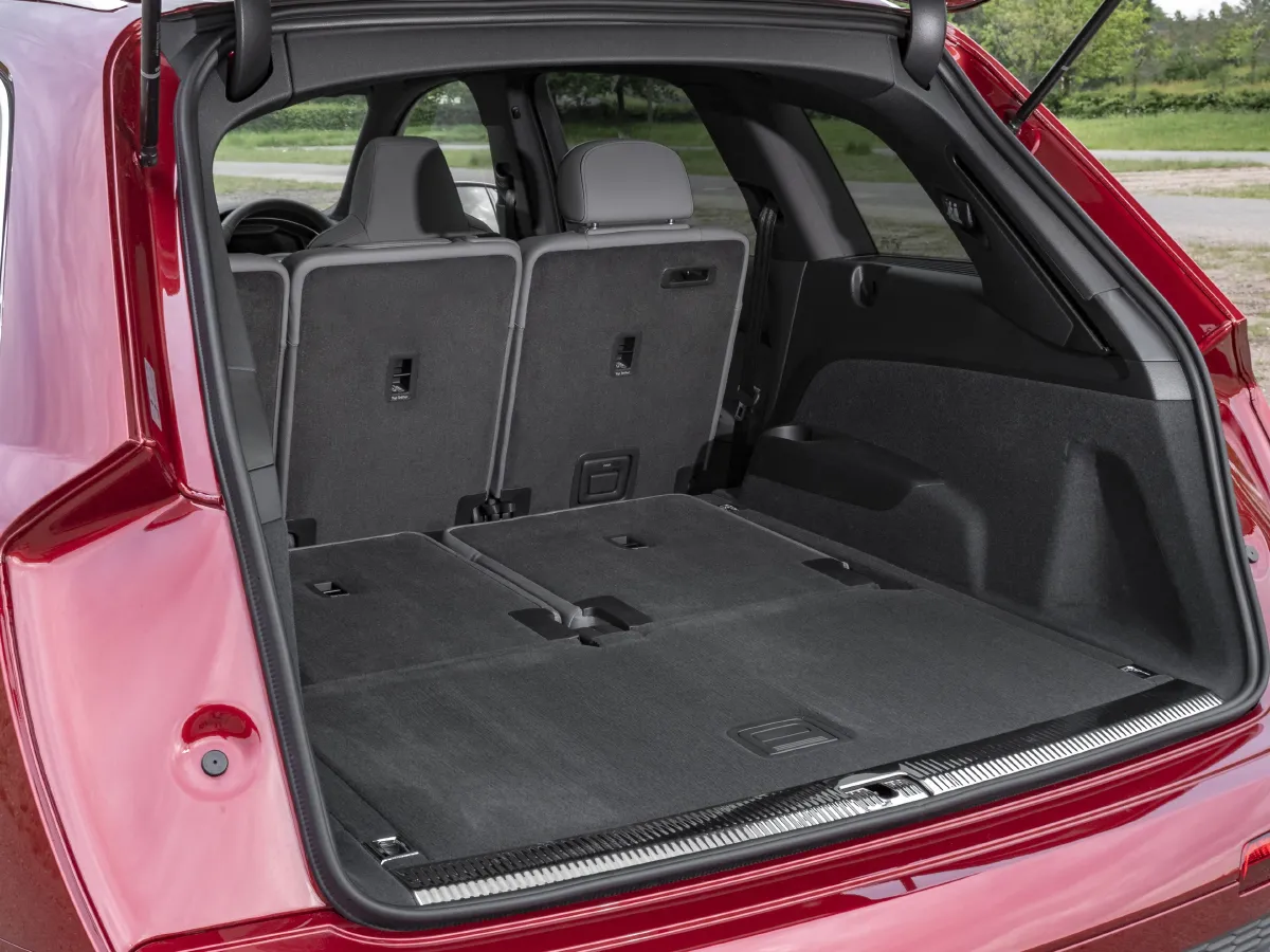 Audi SQ7,autocango,china used car exporter,china ev exporter,chinese used car exporter,chinese used ev exporter