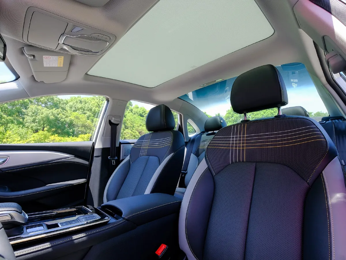 Roewe i6 MAX,autocango,china used car exporter,china ev exporter,chinese used car exporter,chinese used ev exporter