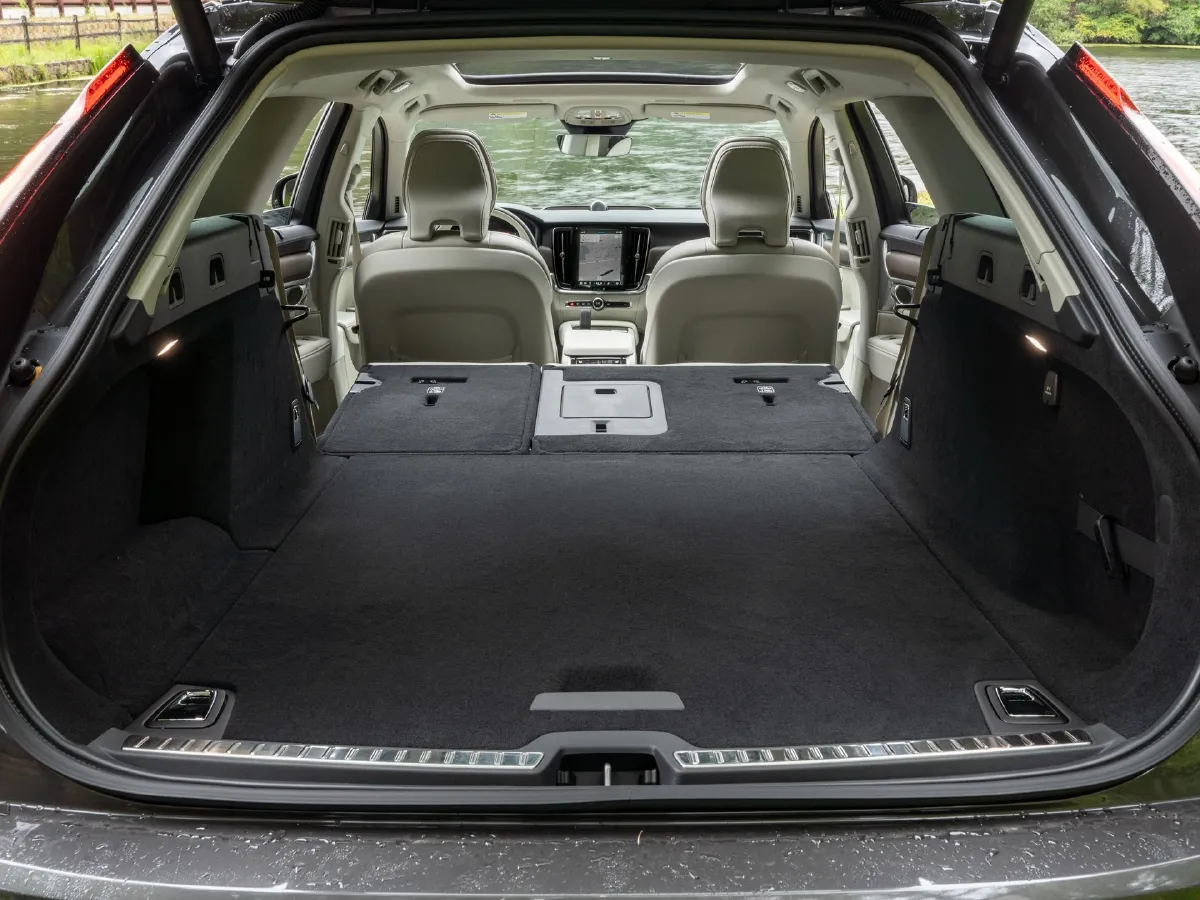 Volvo V90,autocango,china used car exporter,china ev exporter,chinese used car exporter,chinese used ev exporter