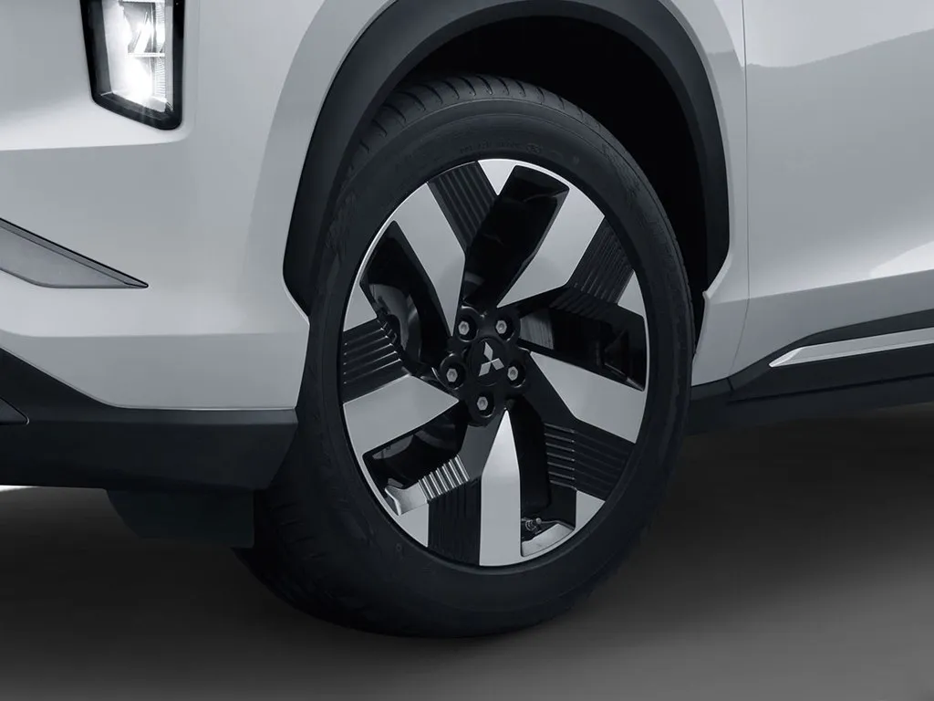 Mitsubishi Airtrek,autocango,china used car exporter,china ev exporter,chinese used car exporter,chinese used ev exporter