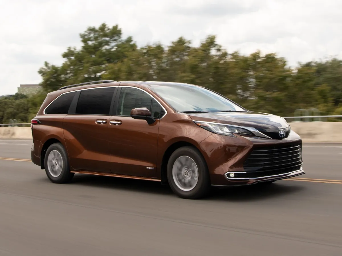 Toyota Sienna,autocango,china used car exporter,china ev exporter,chinese used car exporter,chinese used ev exporter