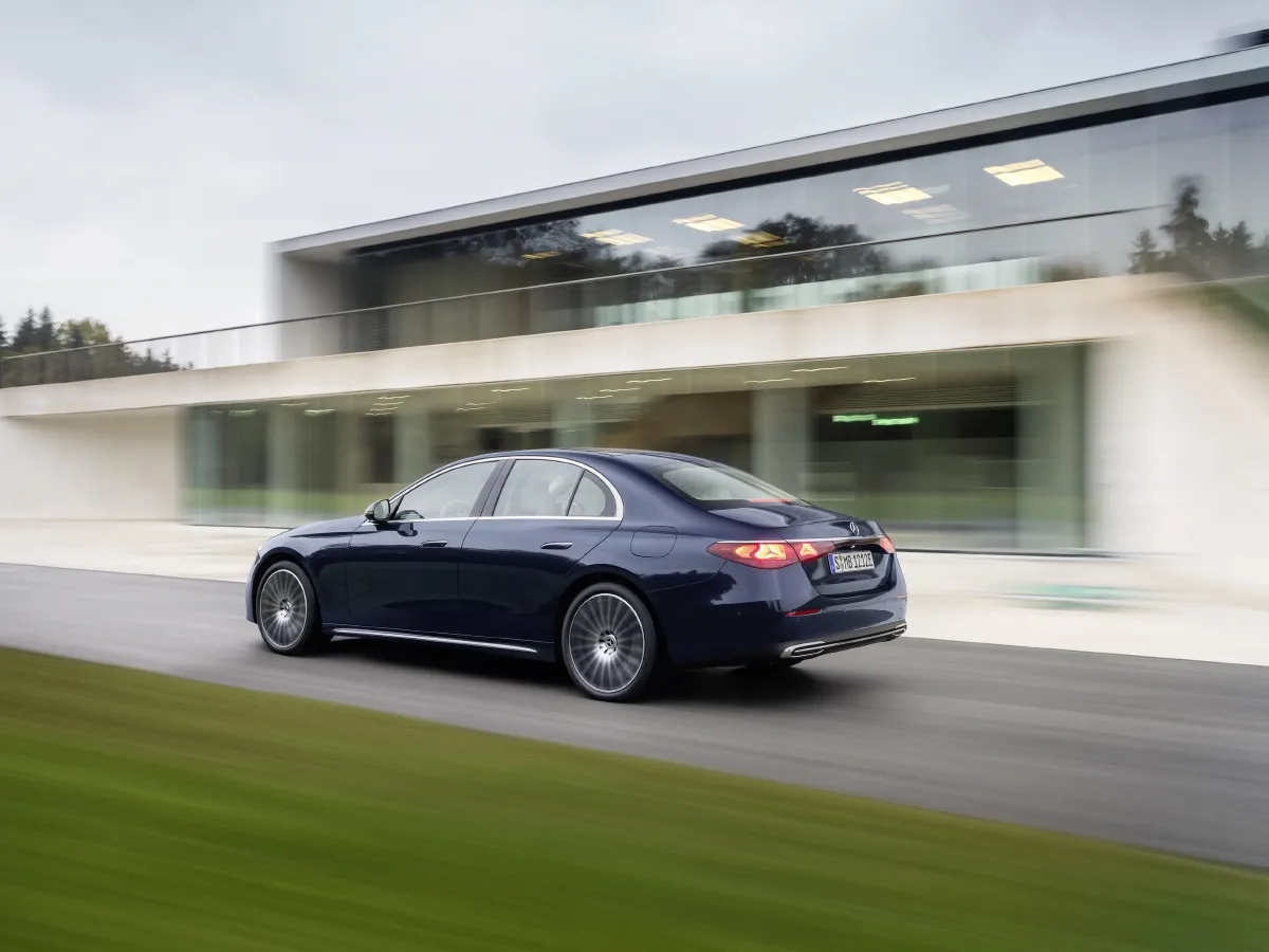 Mercedes-Benz E Class,autocango,china used car exporter,china ev exporter,chinese used car exporter,chinese used ev exporter