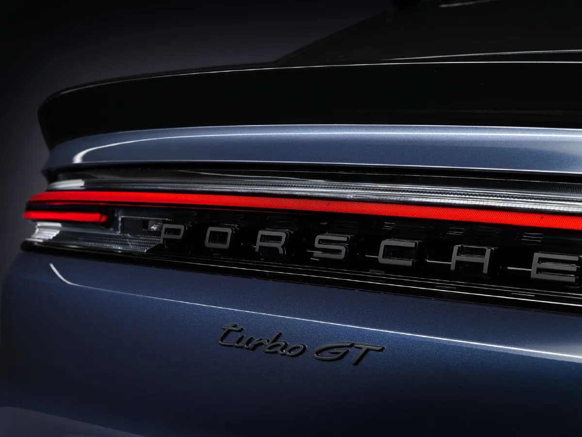 Porsche Cayenne,autocango,china used car exporter,china ev exporter,chinese used car exporter,chinese used ev exporter