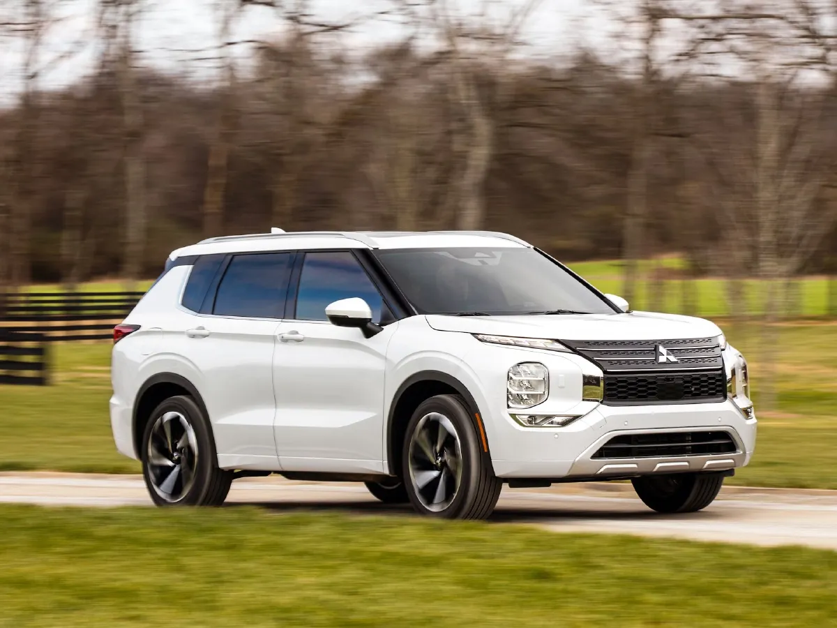 Mitsubishi Outlander,autocango,china used car exporter,china ev exporter,chinese used car exporter,chinese used ev exporter