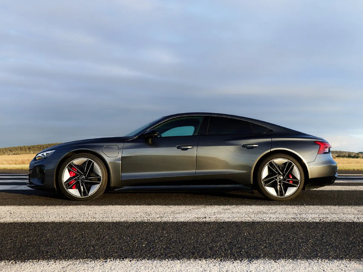 2023 Audi RS e-tron GT 2AT BEV 93.4KWH,autocango,china used car exporter,china ev exporter,chinese used car exporter,chinese used ev exporter