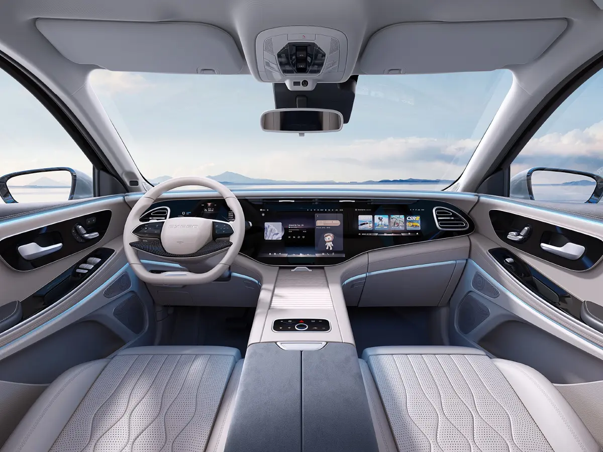 HIRO☆EXCEED☆エクシード☆特注品☆EXC-Fa6LECMN Chery Exeed Exlantix E05 A Hybrid Electric SUV with Sporty