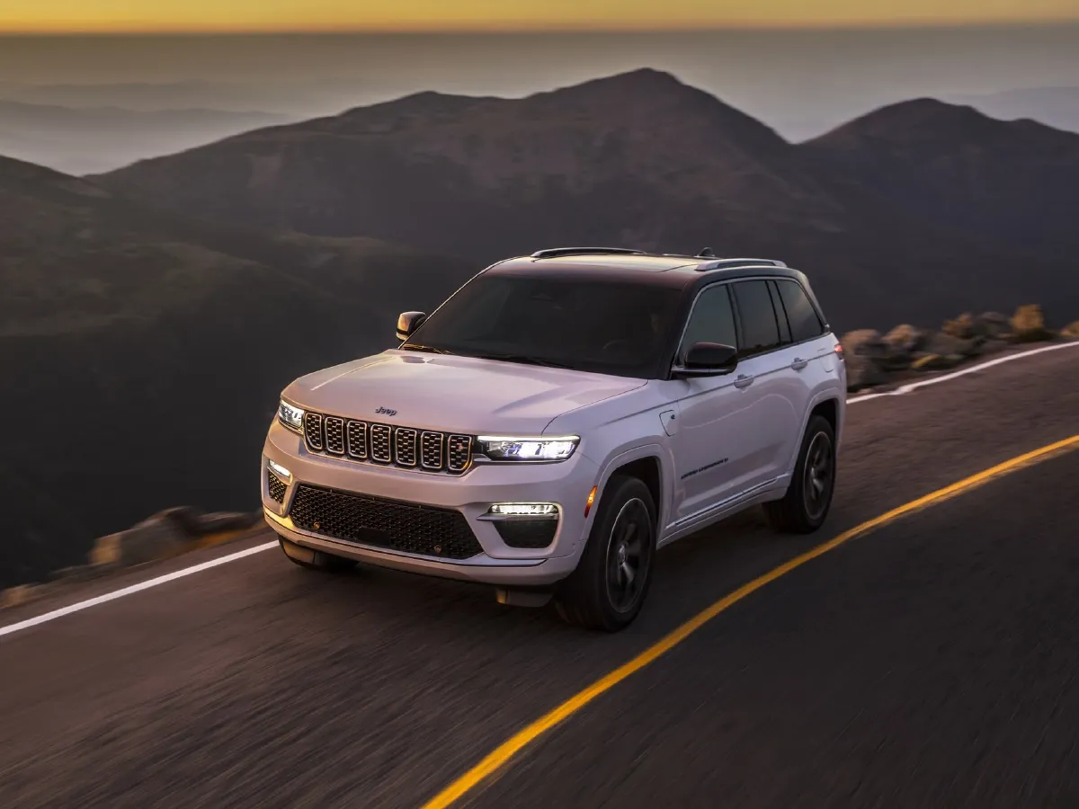 Jeep Grand Cherokee 4XE,autocango,china used car exporter,china ev exporter,chinese used car exporter,chinese used ev exporter