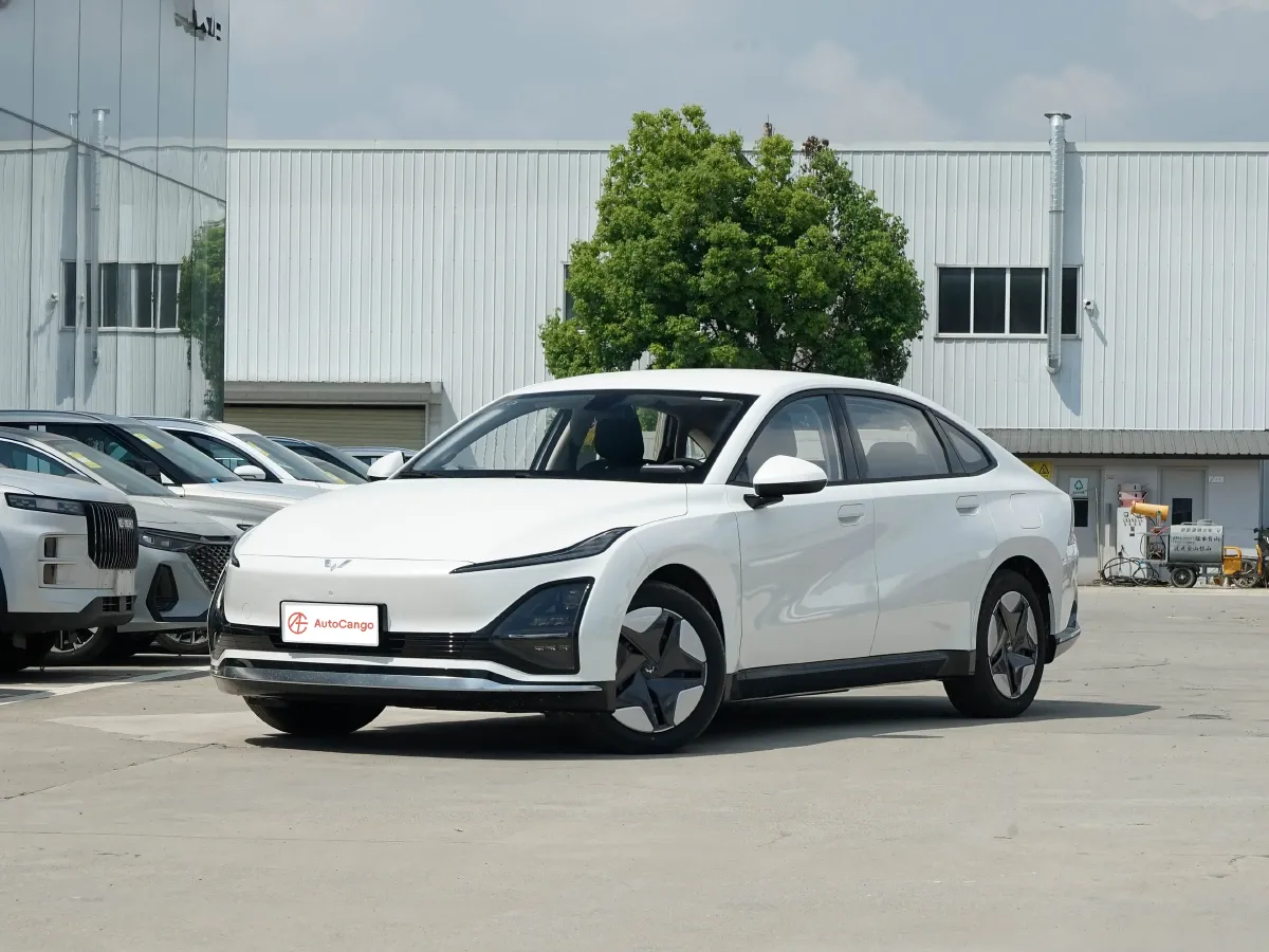 WuLing E5,autocango,china used car exporter,china ev exporter,chinese used car exporter,chinese used ev exporter