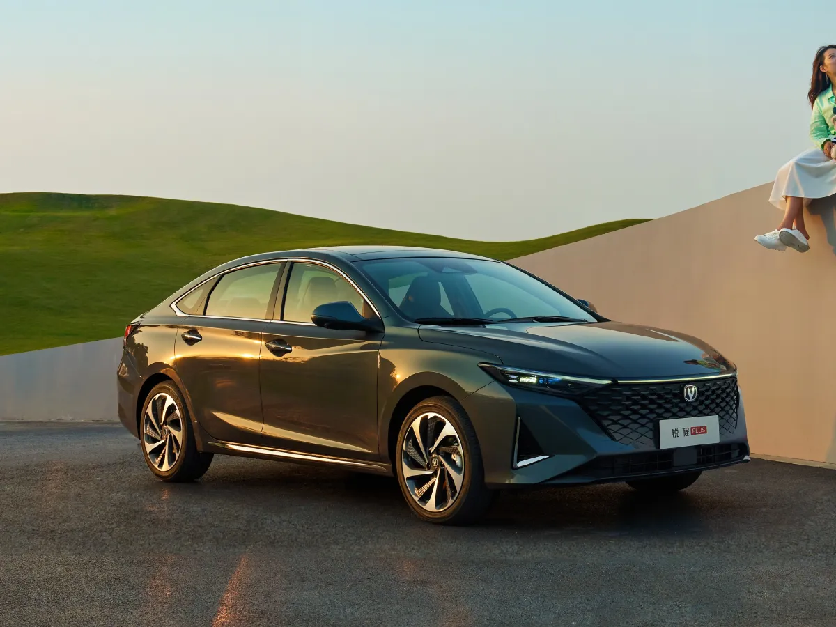 2023 ChangAn Raeton Plus 1.5T 188HP L4 7DCT,autocango,china used car exporter,china ev exporter,chinese used car exporter,chinese used ev exporter