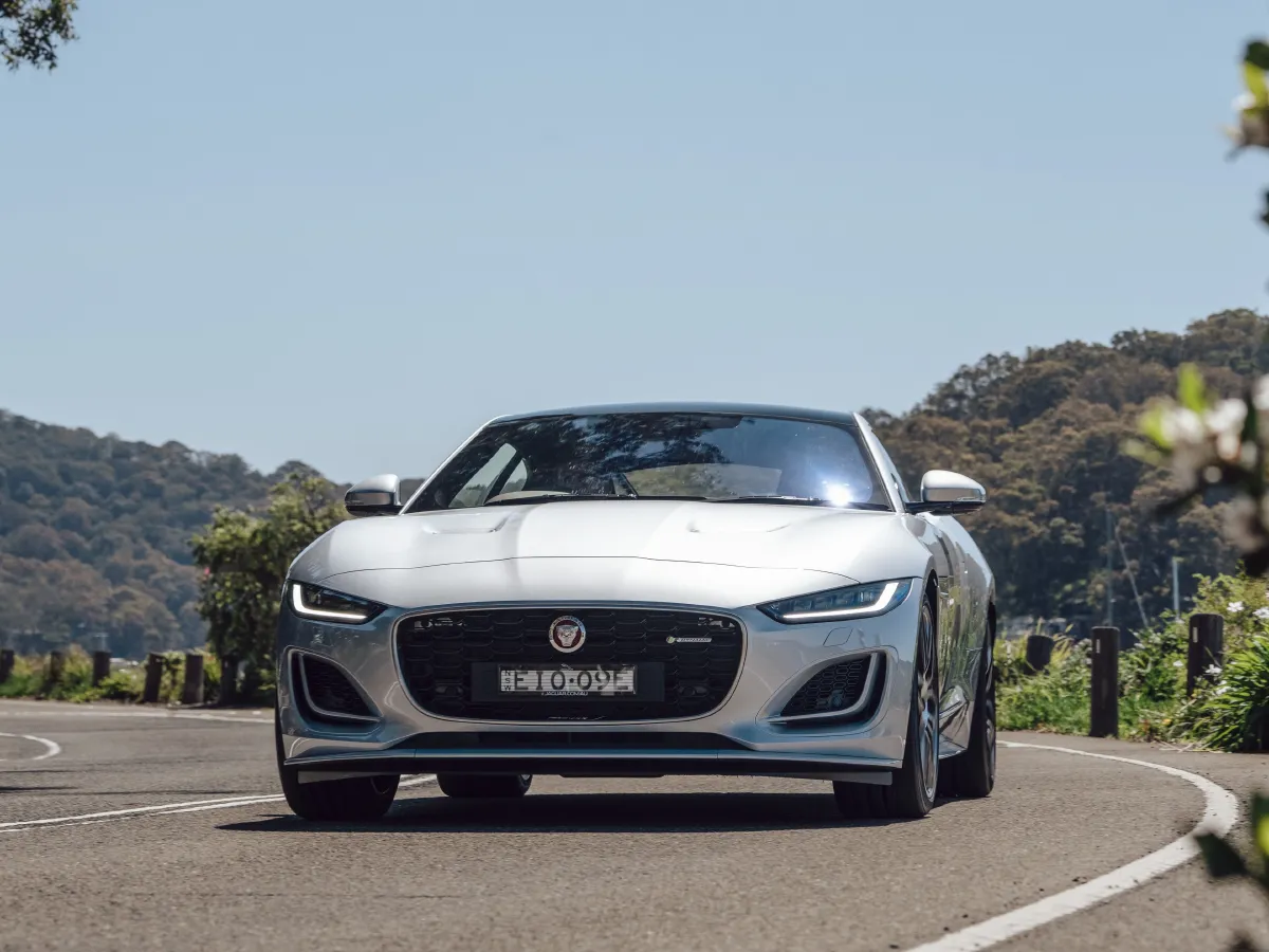 Jaguar F-TYPE,autocango,china used car exporter,china ev exporter,chinese used car exporter,chinese used ev exporter