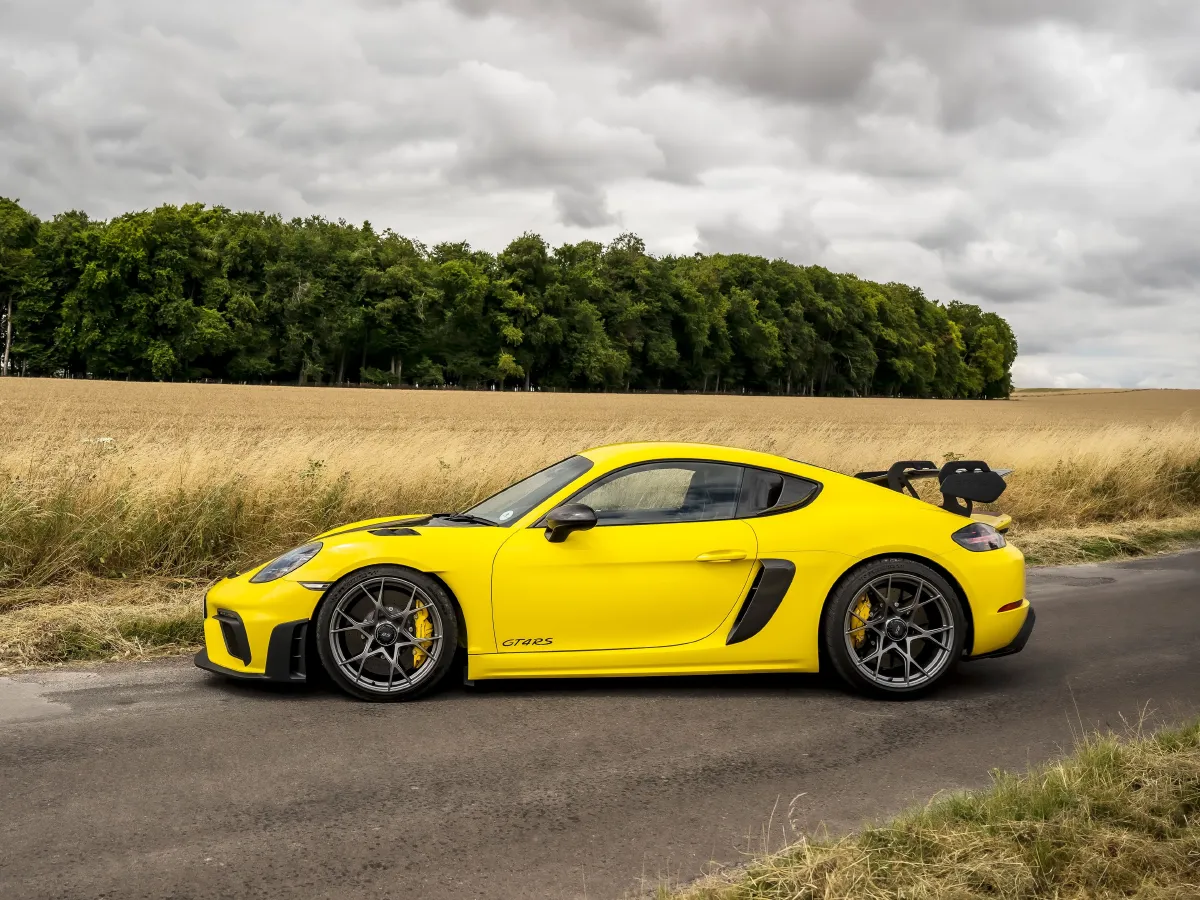 Porsche 718,autocango,china used car exporter,china ev exporter,chinese used car exporter,chinese used ev exporter