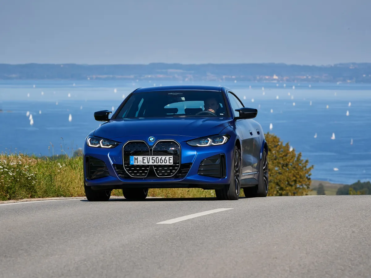 BMW i4,autocango,china used car exporter,china ev exporter,chinese used car exporter,chinese used ev exporter