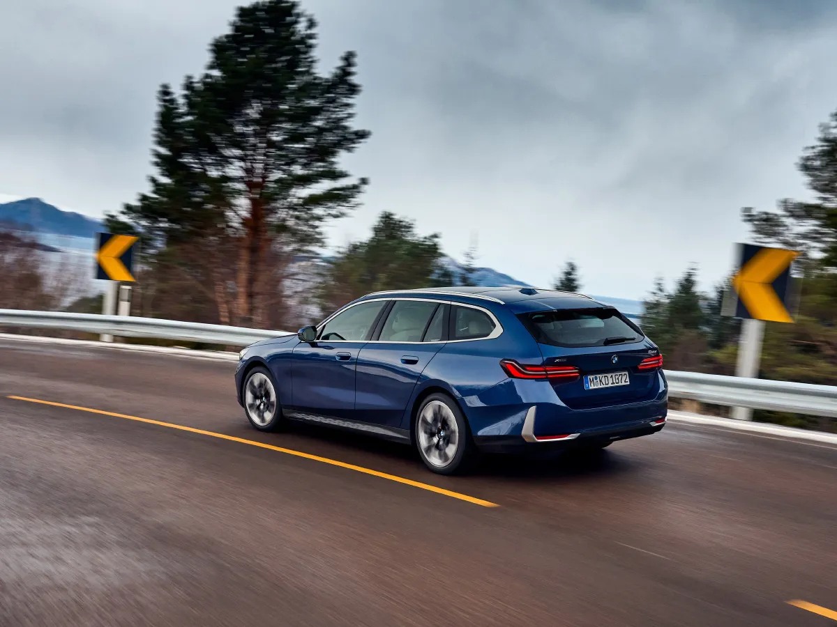 BMW 5 Series,autocango,china used car exporter,china ev exporter,chinese used car exporter,chinese used ev exporter BMW 5 Series,autocango,china used car exporter,china ev exporter,chinese used car exporter,chinese used ev exporter