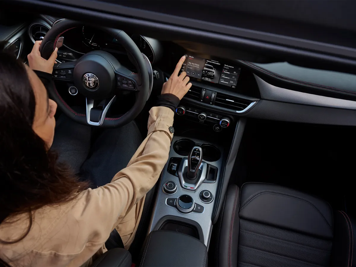 Alfa Romeo Giulia,autocango,china used car exporter,china ev exporter,chinese used car exporter,chinese used ev exporter