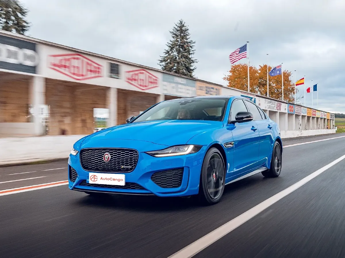 2015 Jaguar XE 2.0T 240HP L4 8AT,autocango,china used car exporter,china ev exporter,chinese used car exporter,chinese used ev exporter