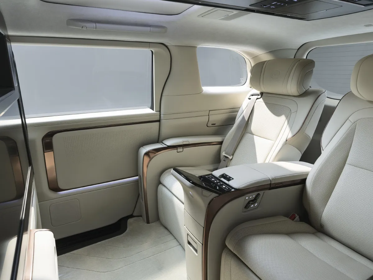 Lexus LM,autocango,china used car exporter,china ev exporter,chinese used car exporter,chinese used ev exporter