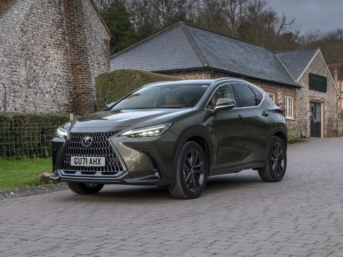 2024 Lexus NX 2.5L 185HP L4 E-CVT PHEV 16KWH,autocango,china used car exporter,china ev exporter,chinese used car exporter,chinese used ev exporter