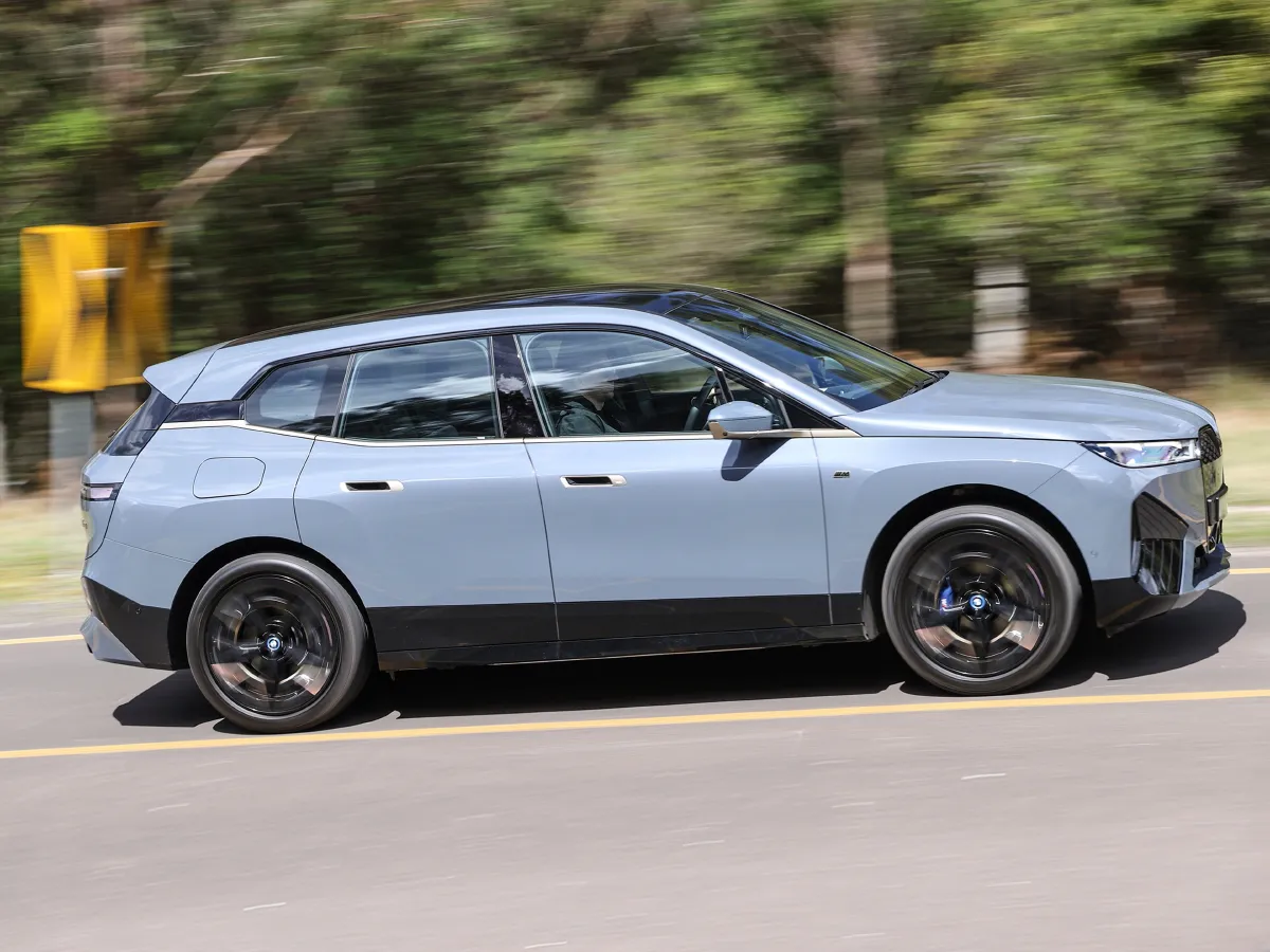 BMW iX,autocango,china used car exporter,china ev exporter,chinese used car exporter,chinese used ev exporter