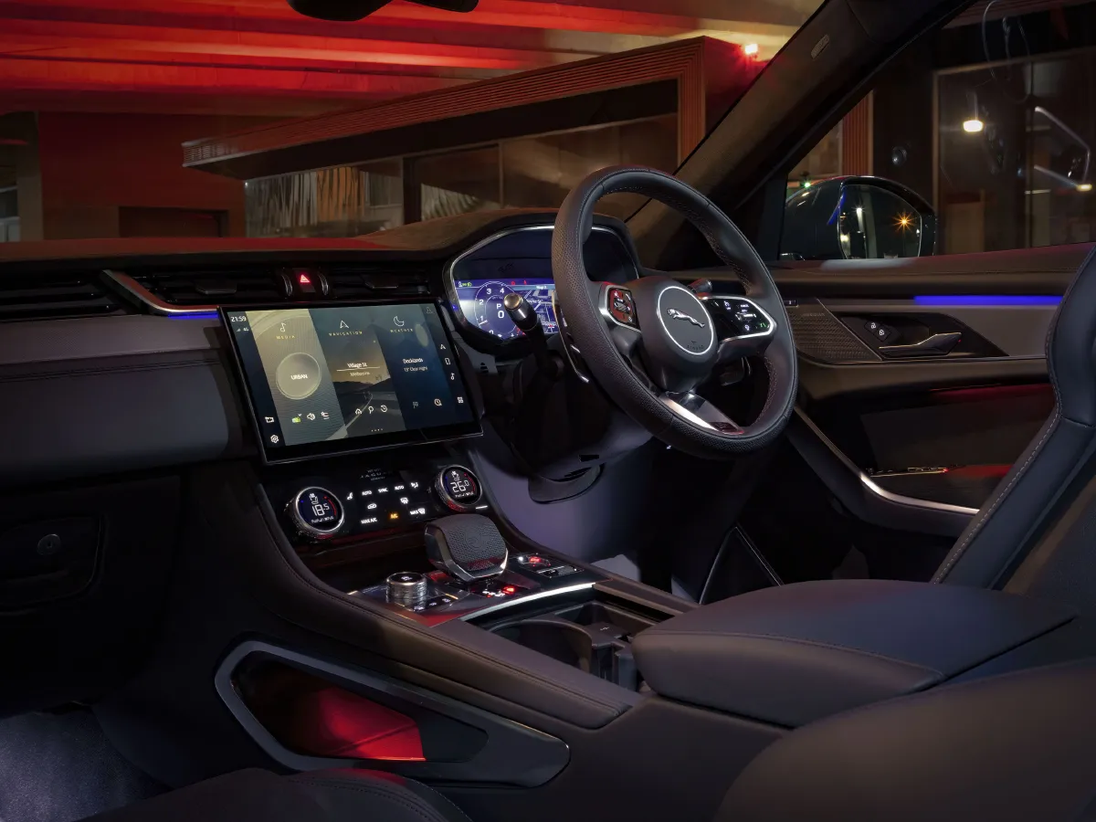 Jaguar F-PACE,autocango,china used car exporter,china ev exporter,chinese used car exporter,chinese used ev exporter