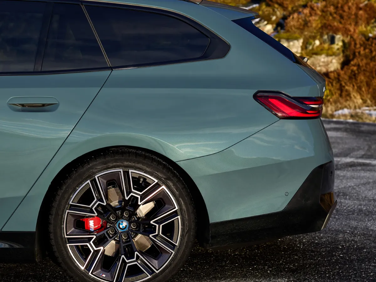 BMW i5,autocango,china used car exporter,china ev exporter,chinese used car exporter,chinese used ev exporter